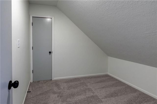 5601 N Flint Ridge Road, Kansas City, MO 64151