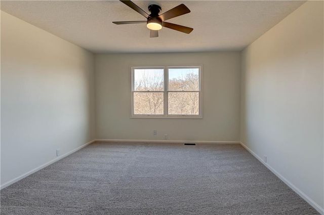 5601 N Flint Ridge Road, Kansas City, MO 64151