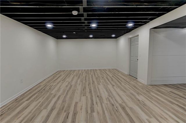 5601 N Flint Ridge Road, Kansas City, MO 64151