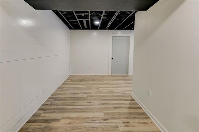 5601 N Flint Ridge Road, Kansas City, MO 64151