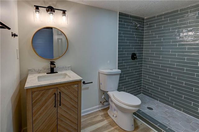 5601 N Flint Ridge Road, Kansas City, MO 64151