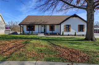 5601 N Flint Ridge Road, Kansas City, MO 64151