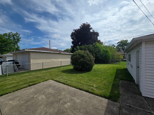 14831 Trumbull Avenue, Midlothian, IL 60445