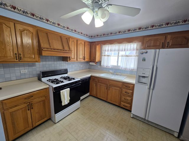 14831 Trumbull Avenue, Midlothian, IL 60445