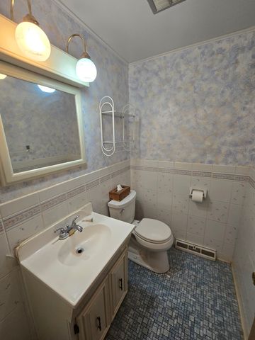 14831 Trumbull Avenue, Midlothian, IL 60445