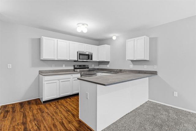 253 Stonegate W, Pontiac, MI 48341