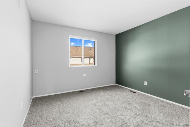 253 Stonegate W, Pontiac, MI 48341