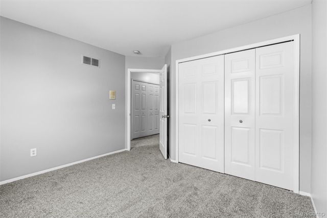 253 Stonegate W, Pontiac, MI 48341