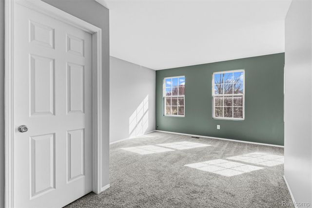 253 Stonegate W, Pontiac, MI 48341
