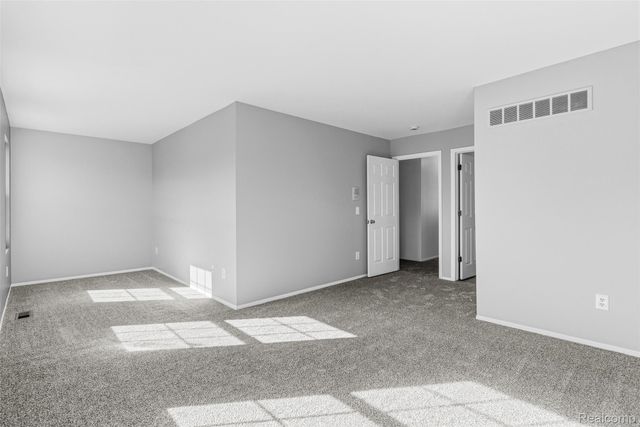 253 Stonegate W, Pontiac, MI 48341