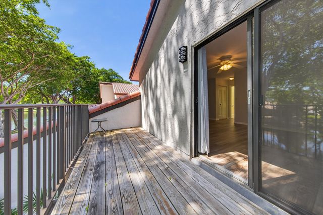 660 Deer Creek Edgewater Drive, Deerfield Beach, FL 33442