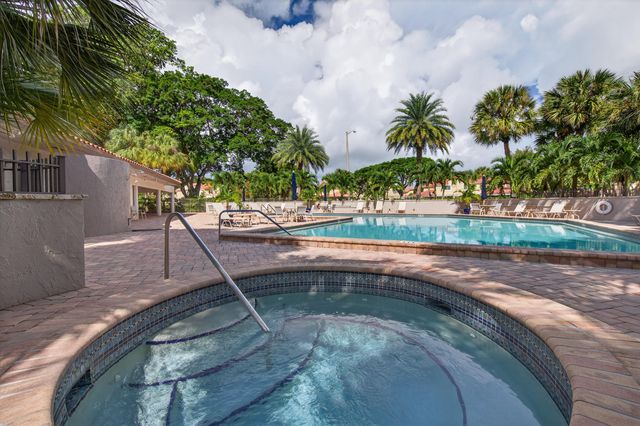 660 Deer Creek Edgewater Drive, Deerfield Beach, FL 33442