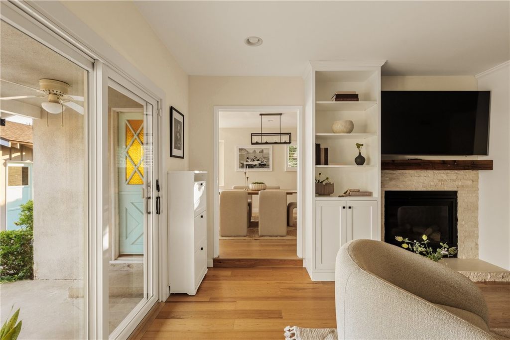 23642 Oxnard, Woodland Hills, CA 91367 — photo 4