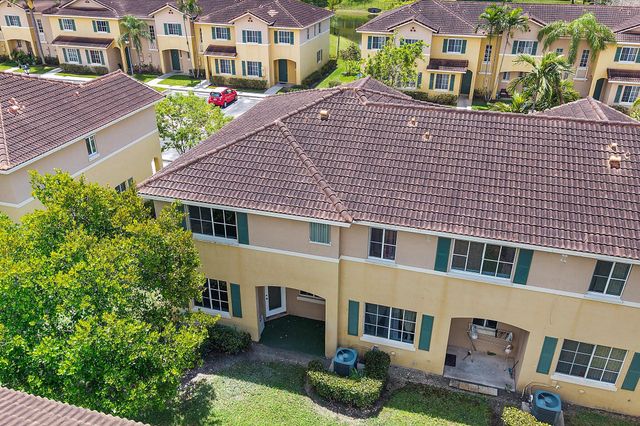 6051 SW 19th Court, North Lauderdale, FL 33068