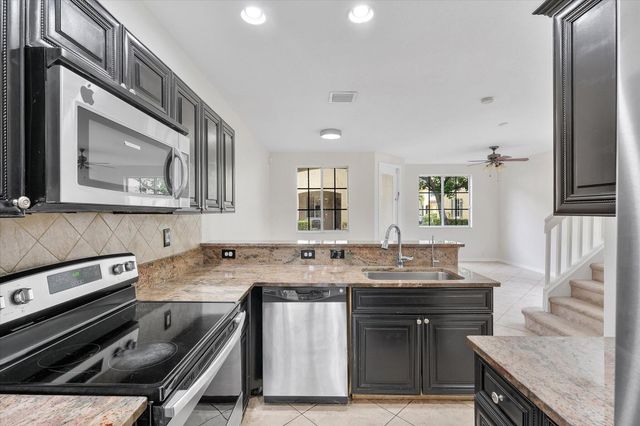 6051 SW 19th Court, North Lauderdale, FL 33068