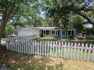 734 Sinlea Avenue, Mount Pleasant, SC 29464