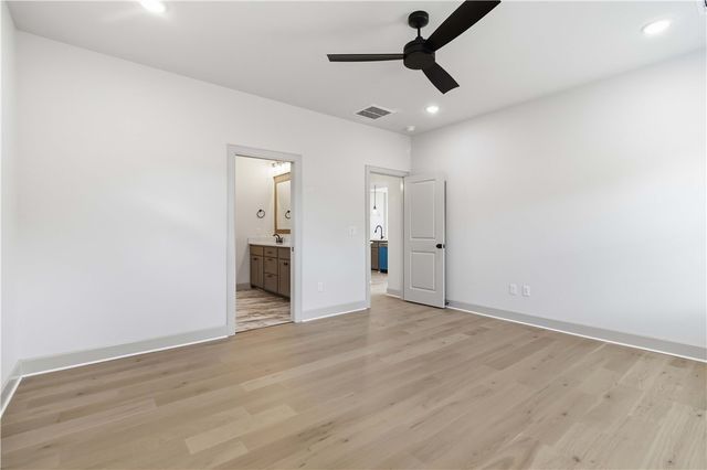 1051 Whistler Street, Centerton, AR 72719