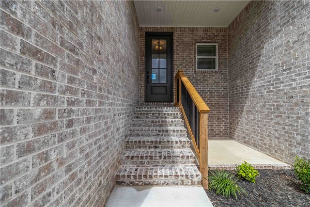 1051 Whistler Street, Centerton, AR 72719