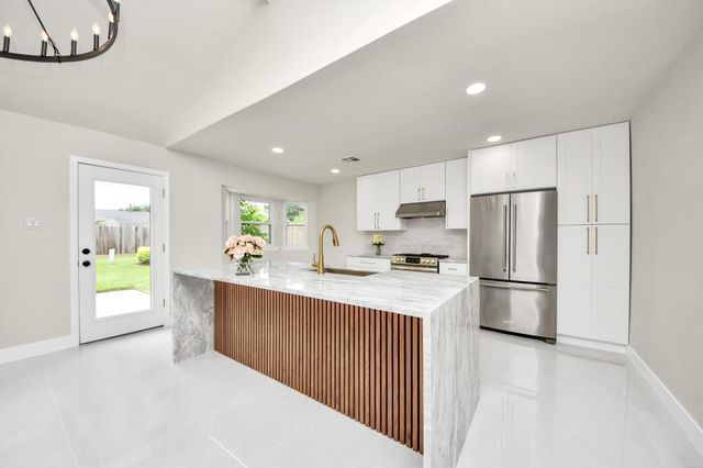 7403 Shady Arbor Lane, Houston, TX 77040