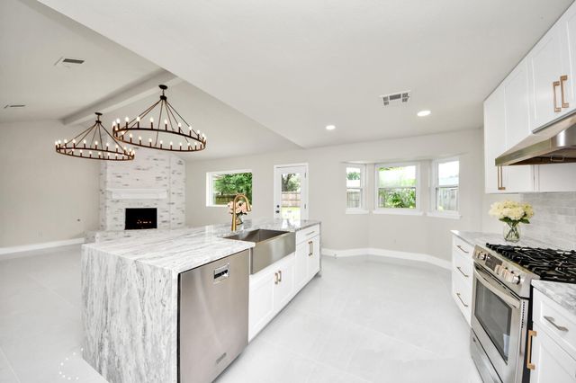 7403 Shady Arbor Lane, Houston, TX 77040
