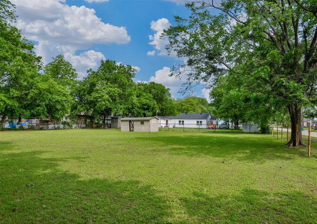 1520 Olive Street, Gainesville, TX 76240