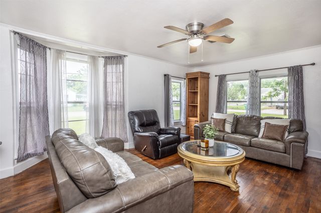 1520 Olive Street, Gainesville, TX 76240