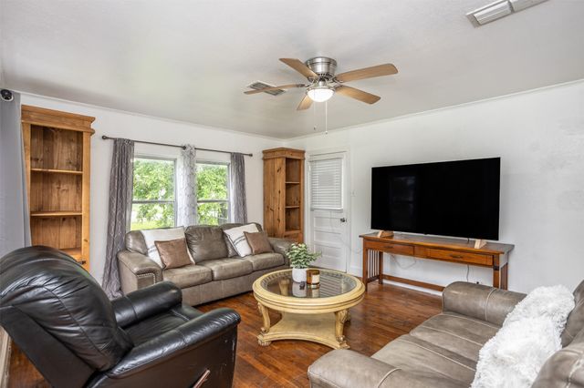 1520 Olive Street, Gainesville, TX 76240
