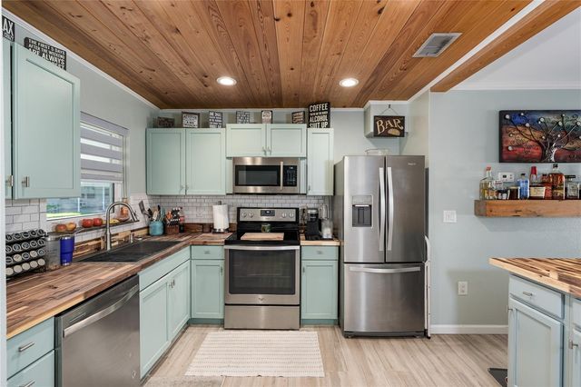 2115 9TH AVENUE W 6D, Bradenton, FL 34205