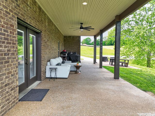 1228 Ballentrace Blvd, Lebanon, TN 37087