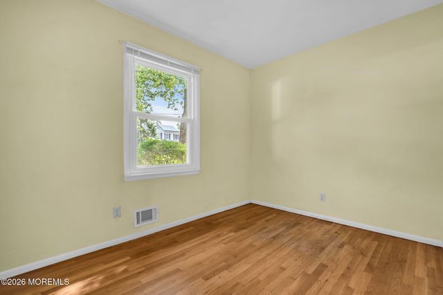 299 Lillian Lane, Toms River, NJ 08755