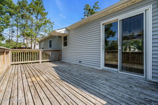 299 Lillian Lane, Toms River, NJ 08755