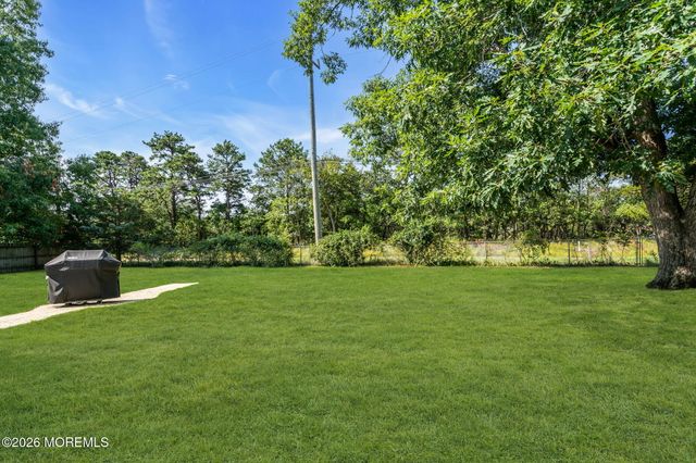 299 Lillian Lane, Toms River, NJ 08755