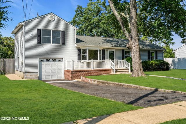 299 Lillian Lane, Toms River, NJ 08755