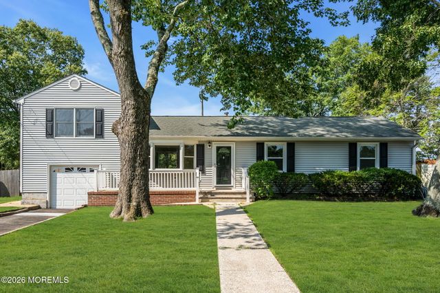 299 Lillian Lane, Toms River, NJ 08755