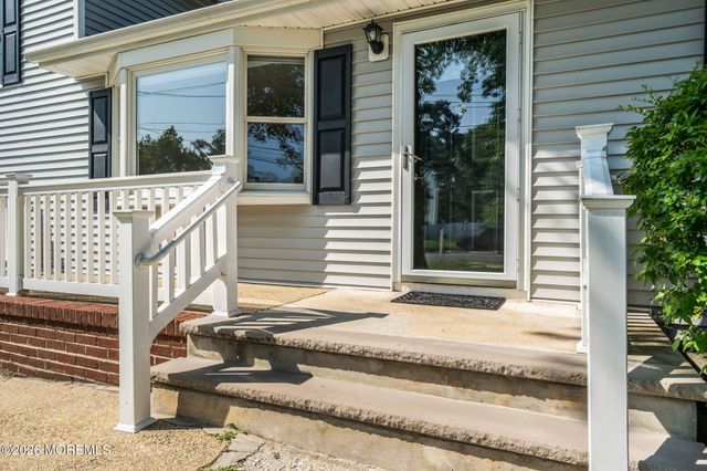 299 Lillian Lane, Toms River, NJ 08755