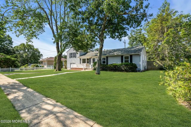 299 Lillian Lane, Toms River, NJ 08755