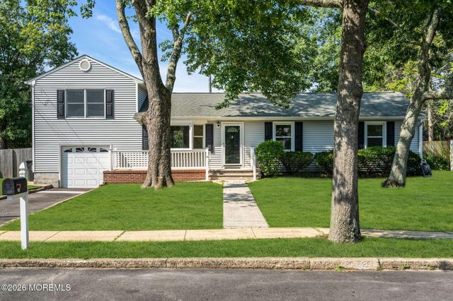 299 Lillian Lane, Toms River, NJ 08755