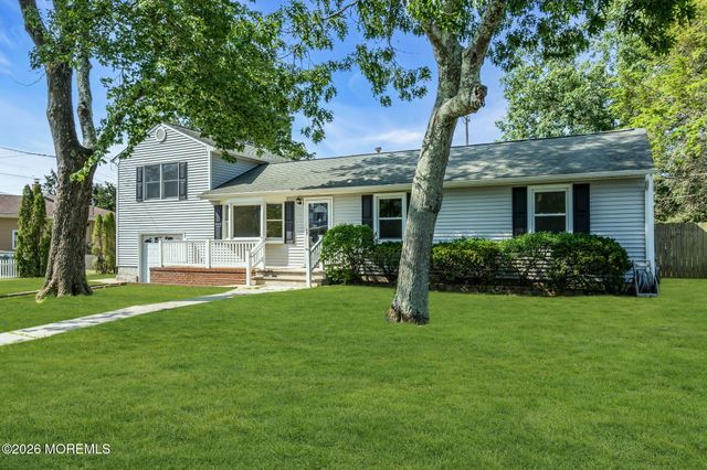 299 Lillian Lane, Toms River, NJ 08755