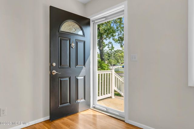 299 Lillian Lane, Toms River, NJ 08755