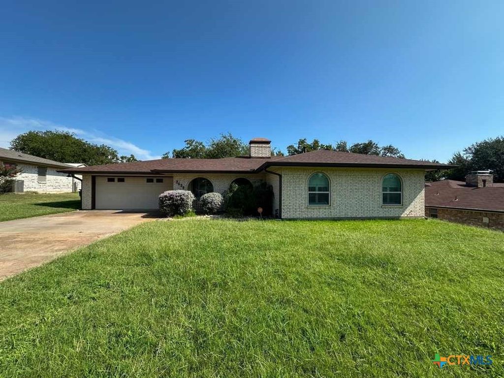 2525 Lowrey Drive, Gatesville, TX 76528