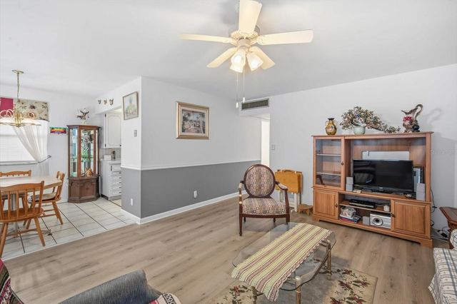 202 BEDFORD STREET 49, Sun City Center, FL 33573