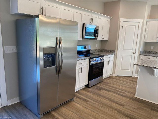 1016 Fairfield Drive, Yadkinville, NC 27055