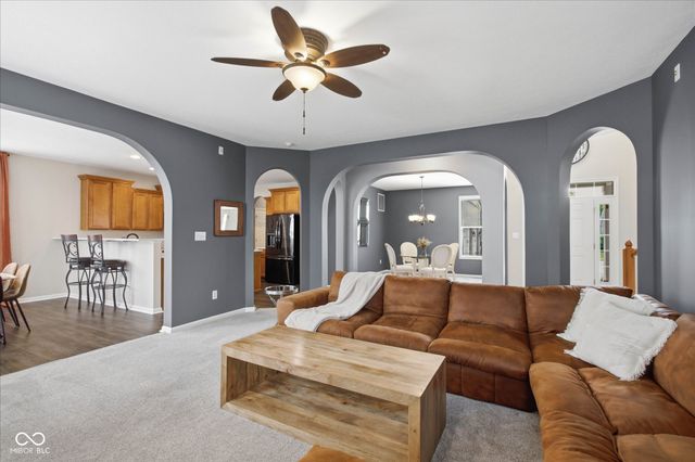 12322 Twyckenham Drive, Fishers, IN 46037