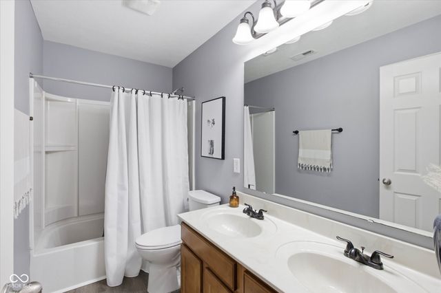 12322 Twyckenham Drive, Fishers, IN 46037