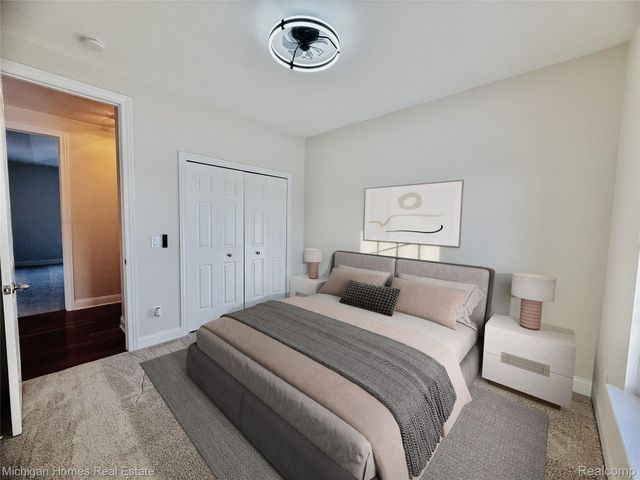 8096 Peninsula Circle, Grand Blanc, MI 48346