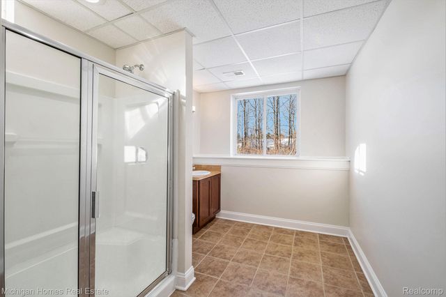 8096 Peninsula Circle, Grand Blanc, MI 48346