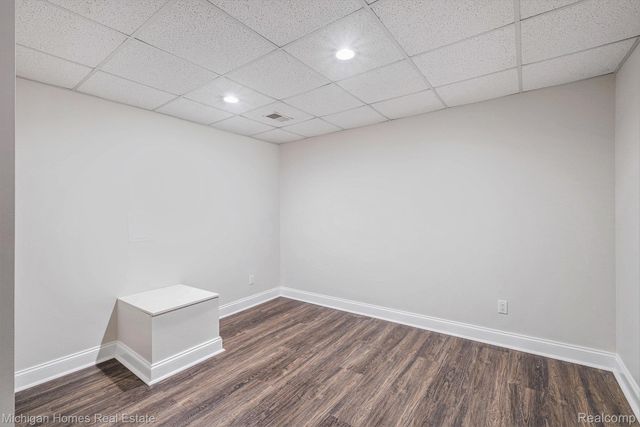 8096 Peninsula Circle, Grand Blanc, MI 48346