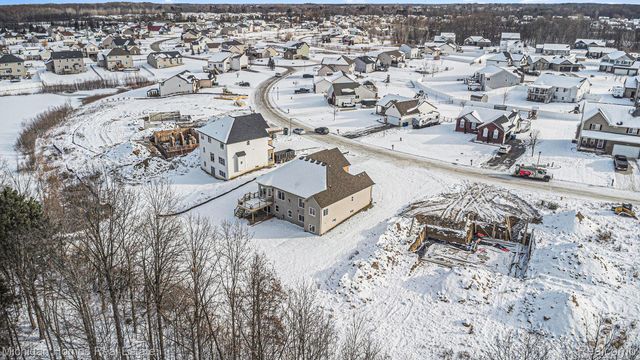 8096 Peninsula Circle, Grand Blanc, MI 48346