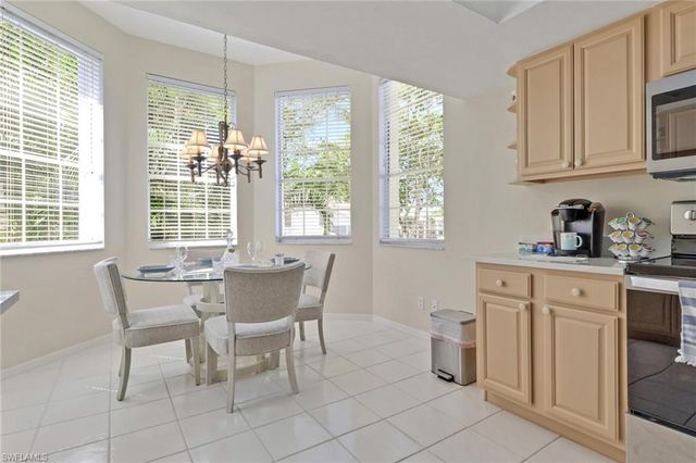 15116 Royal Fern CT B200, Naples, FL 34110