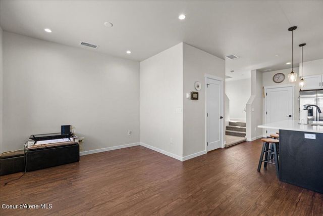 1090 E 4th AVE, Post Falls, ID 83854